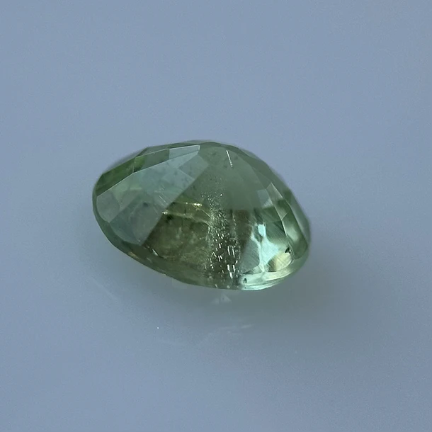 Granate tsavorita-0.45ct-4.9x3.9x2.6mm 2