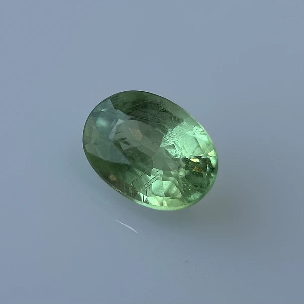 Granate tsavorita-0.25ct-5.2x3.8x2.5mm 1