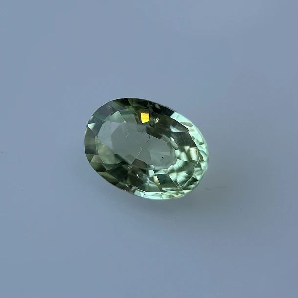 Granate tsavorita-0.50ct-5.7x4.1x2.6mm 1