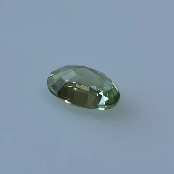 Granate tsavorita-0.50ct-5.7x4.1x2.6mm 3