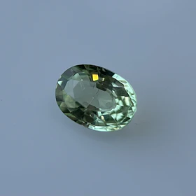Granate tsavorita-0.35ct-5.4x4.2x2.8mm
