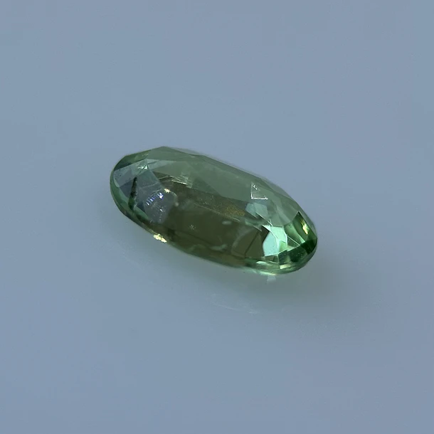 Granate tsavorita-0.20ct-5.5x3.6x1.9mm 2
