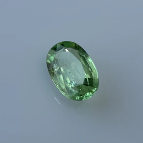 Granate tsavorita-0.40ct-5.3x4x2.3mm