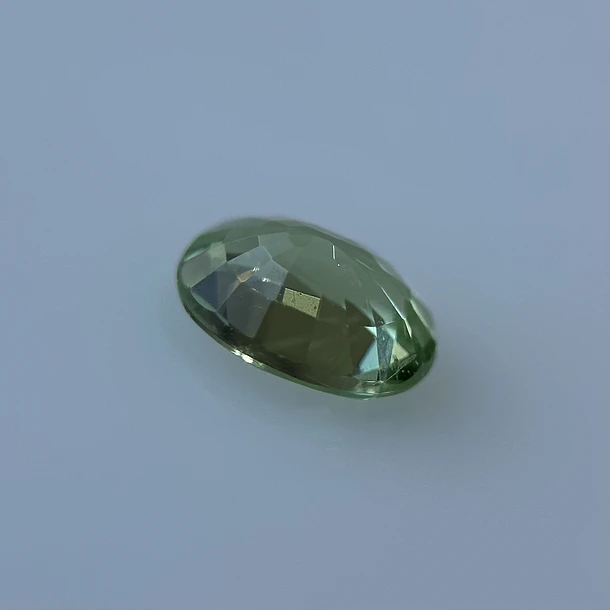 Granate tsavorita-0.40ct-5.3x4x2.5mm 3