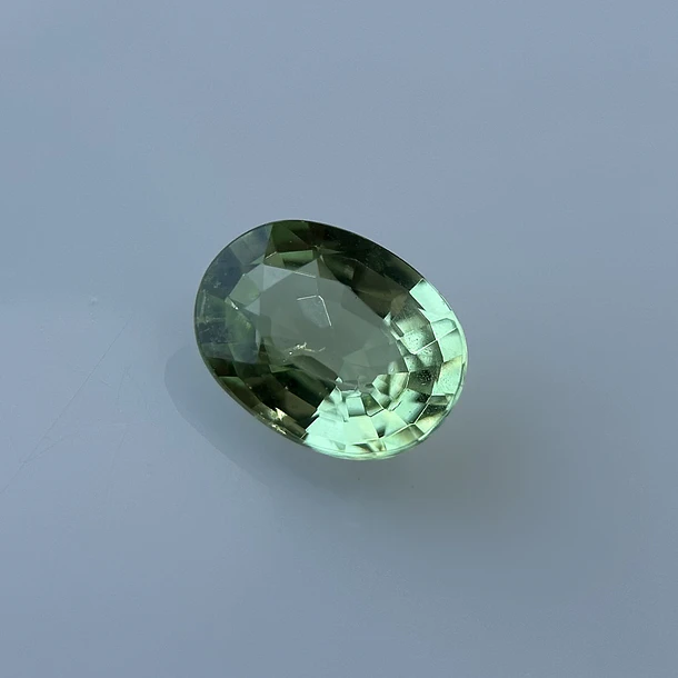 Granate tsavorita-0.40ct-5.2x4x2.7mm 1