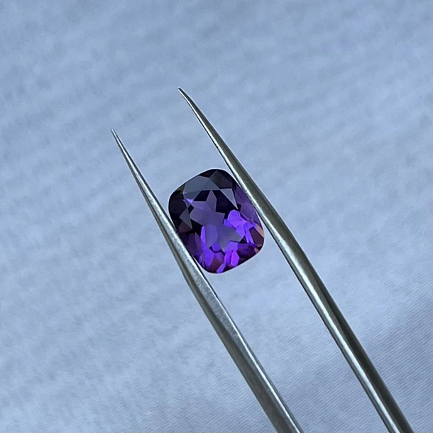 Amatista morada-2.15ct-9x6.9x5.2mm 1