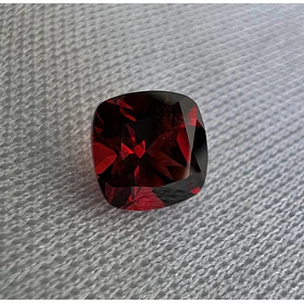 Granate rojo-2ct-7.1x7.1x4.8mm