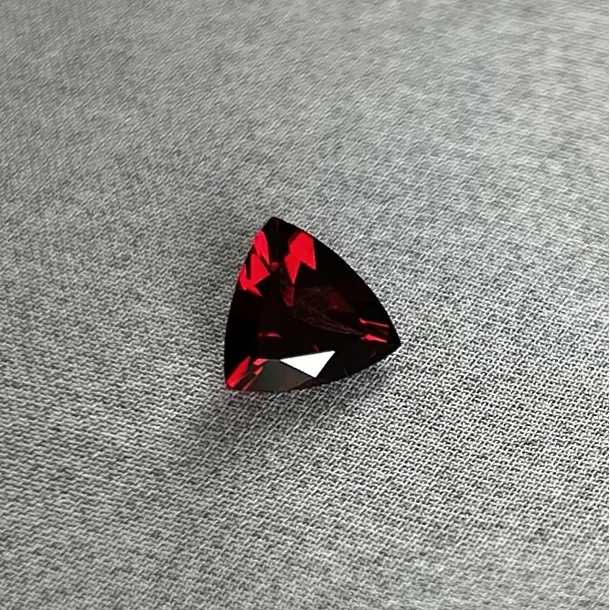 Granate rojo-1.75ct-8.1x8.1x3.9mm 1