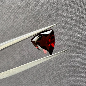 Granate rojo-1.90ct-8.1x8.1x4.4mm