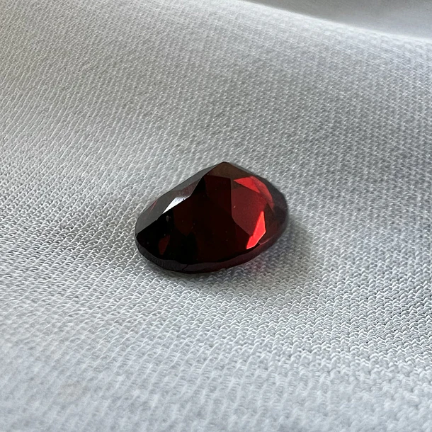Granate rojo-2.25ct-9.1x7x4.5mm 2