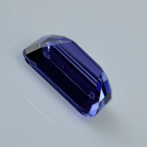 Tanzanita AIG-1.80ct-8.93x5.70x3.98mm 3
