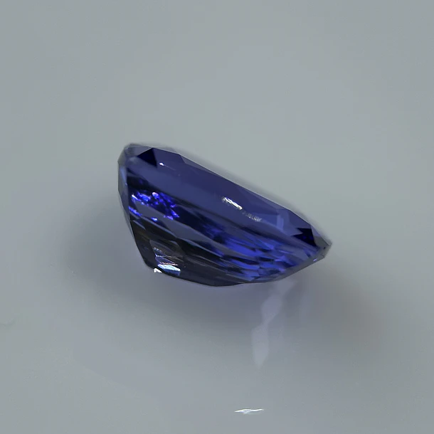 Tanzanita AIG-1.84ct-8.08x6.38x4.14mm 3