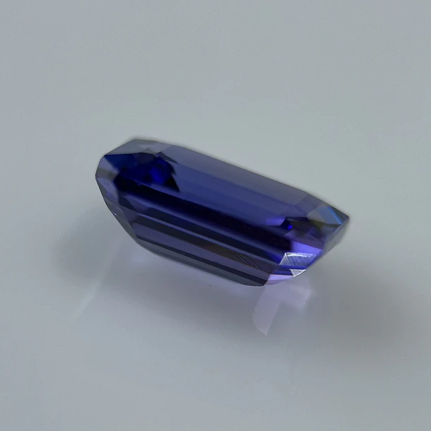 Tanzanita AIG-1.53ct-7.70x5.97x3.32mm 2