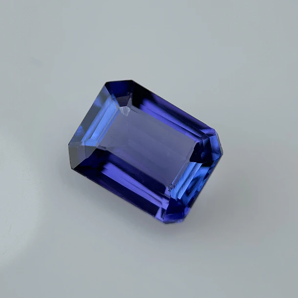 Tanzanita AIG-1.53ct-7.70x5.97x3.32mm 1