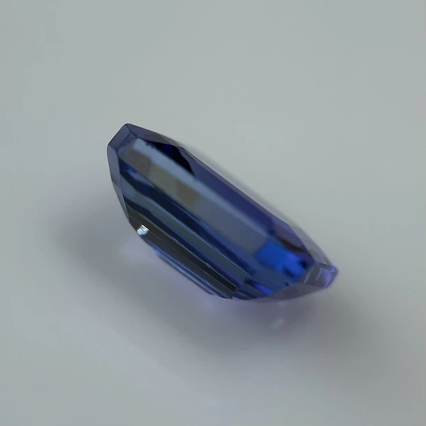 Tanzanita AIG-2.72ct-9.23x6.95x4.1mm 2
