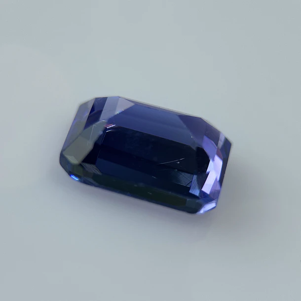 Tanzanita AIG-2.72ct-9.23x6.95x4.1mm 3