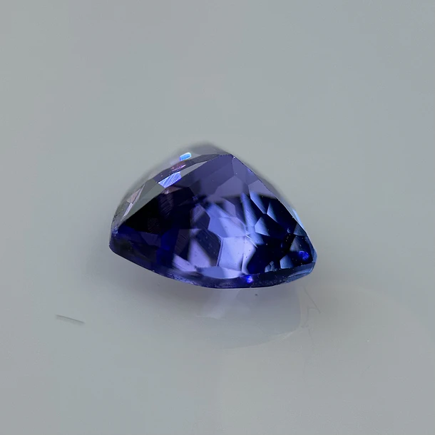 Tanzanita AIG-1.65ct-7.50x7.40x4.40mm 2