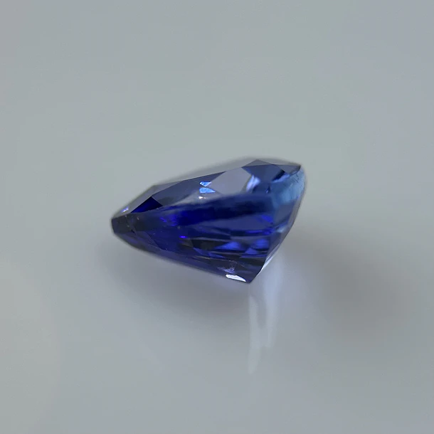 Tanzanita AIG-1.65ct-7.50x7.40x4.40mm 3