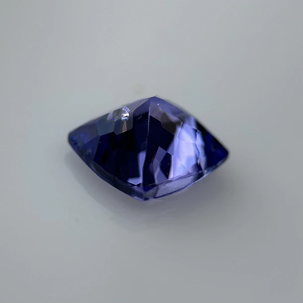 Tanzanita AIG-1.27ct-6.33x6.32x3.95mm 2