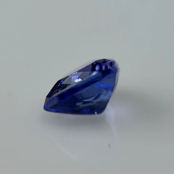 Tanzanita AIG-1.30ct-7.05x6.77x3.92mm 2