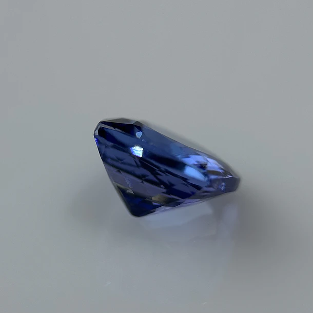 Tanzanita AIG-1.32ct-6.52x6.43x4mm 2