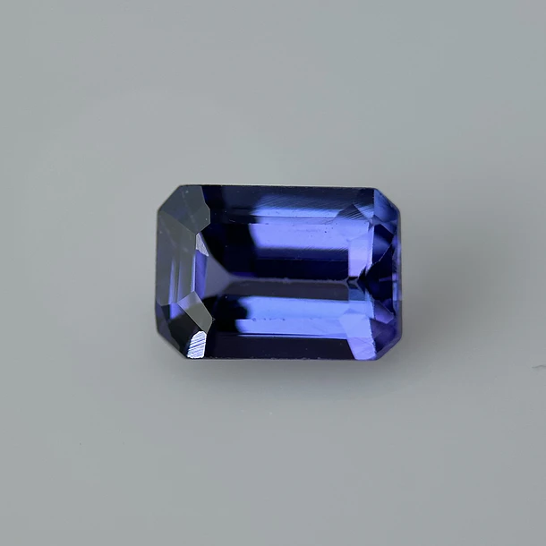 Tanzanita AIG-1.31ct-7.62x5.31x3.53mm 1