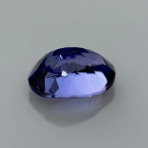 Tanzanita AIG-1.65ct-8.15x6.12x4.62mm 2
