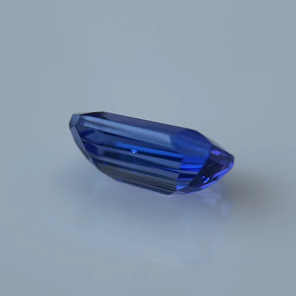 Tanzanita AIG-2.35ct-9.54x5.98x3.98mm 2