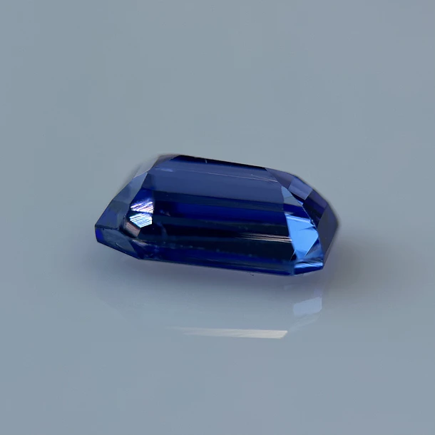 Tanzanita AIG-2.35ct-9.54x5.98x3.98mm 3