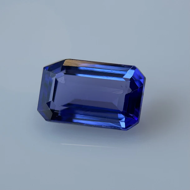 Tanzanita AIG-2.35ct-9.54x5.98x3.98mm 1