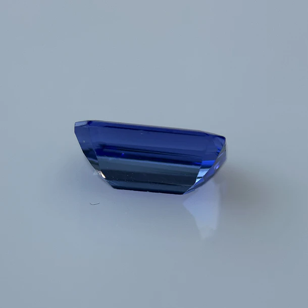Tanzanita AIG-1.29ct-8.25x4.95x3.4mm 2