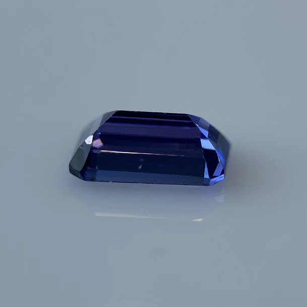 Tanzanita AIG-1.29ct-8.25x4.95x3.4mm 3