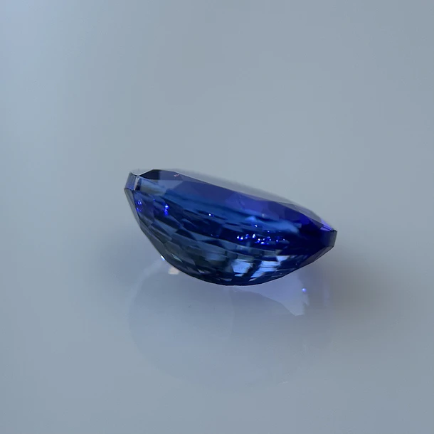 Tanzanita AIG-1.87ct-8.93x6.92x3.95mm 2