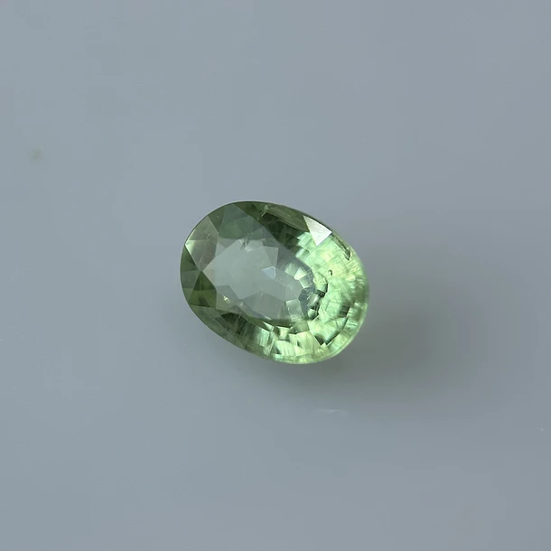Granate tsavorita-0.25ct-5.3x4x2.3mm 1