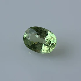 Granate tsavorita-0.60ct-5.5x4x2.7mm