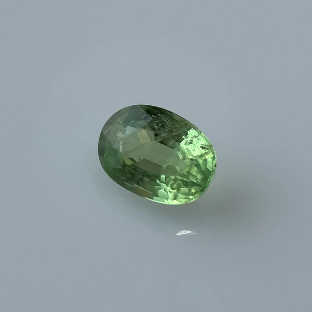 Granate tsavorita-0.30ct-5.1x3.6x2.5mm 1
