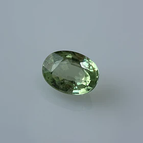 Granate tsavorita-0.60ct-5.5x4.1x2.7mm