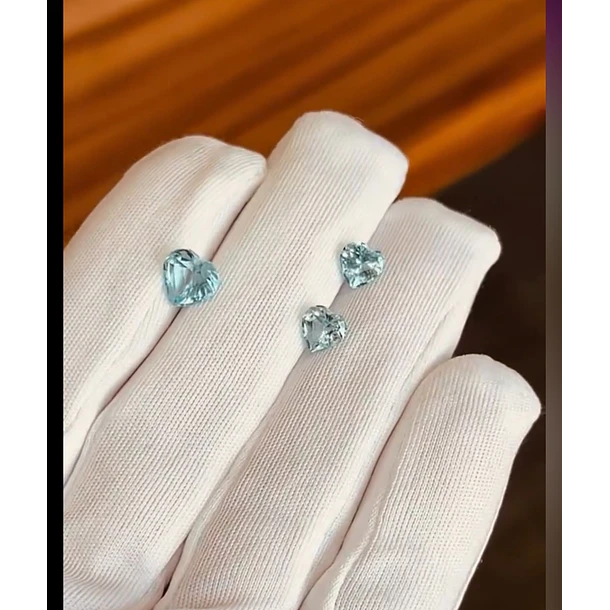 Set de Topacios baby blue-corte corazón destello