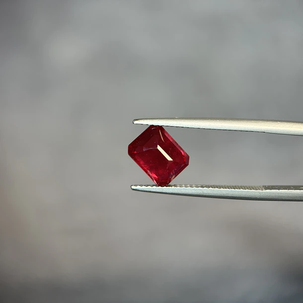 Rubí-3.60ct-8.8x6.9x4.9mm 2