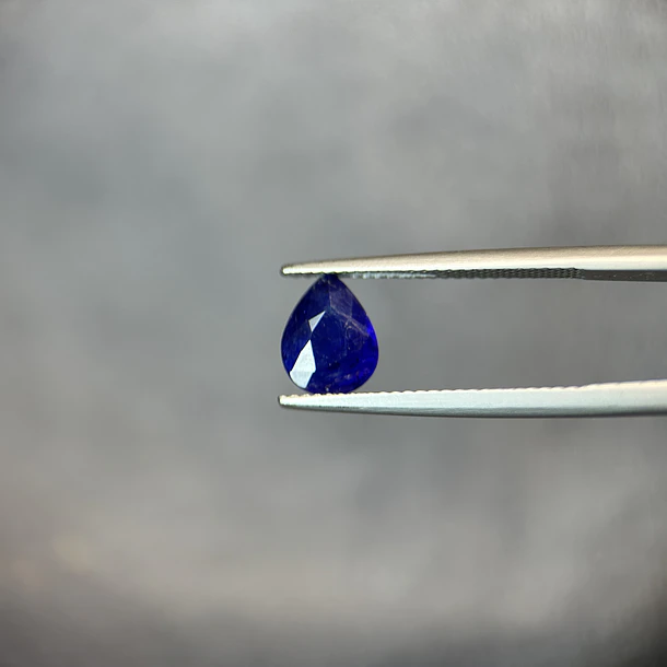 Zafiro azul-1.94ct-8.9x6.8x3.7mm 1