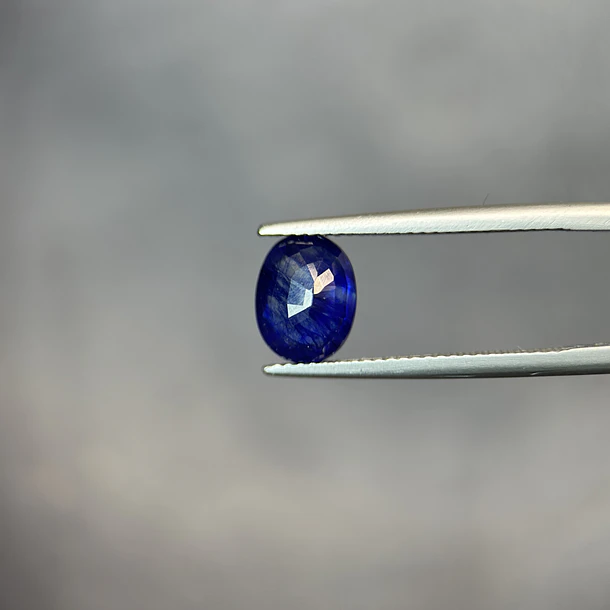 Zafiro azul-2.67ct-9x7.1x4.2mm 2