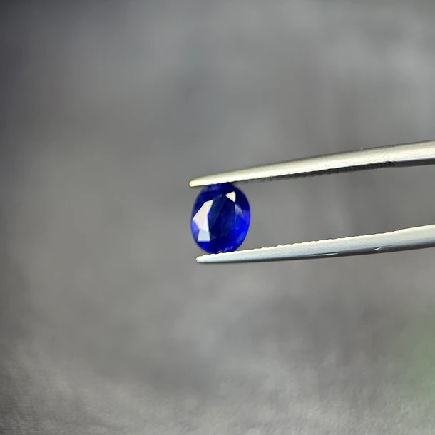 Zafiro azul-1.80ct-7.7x6.1x3.8mm 1