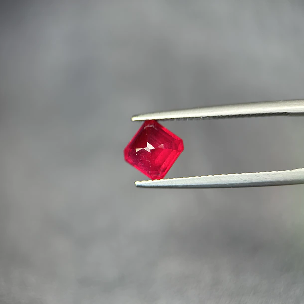 Rubí-2.39ct-6.8x6.6x4.7mm 2