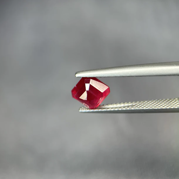 Rubí-2.39ct-6.8x6.6x4.7mm 3