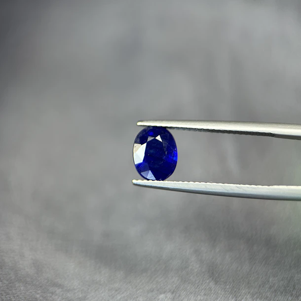 Zafiro azul-2.63ct-8.8x6.8x4.3mm 1