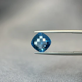 Topacio suizo-4.40ct-9.8x9.8x5.7mm