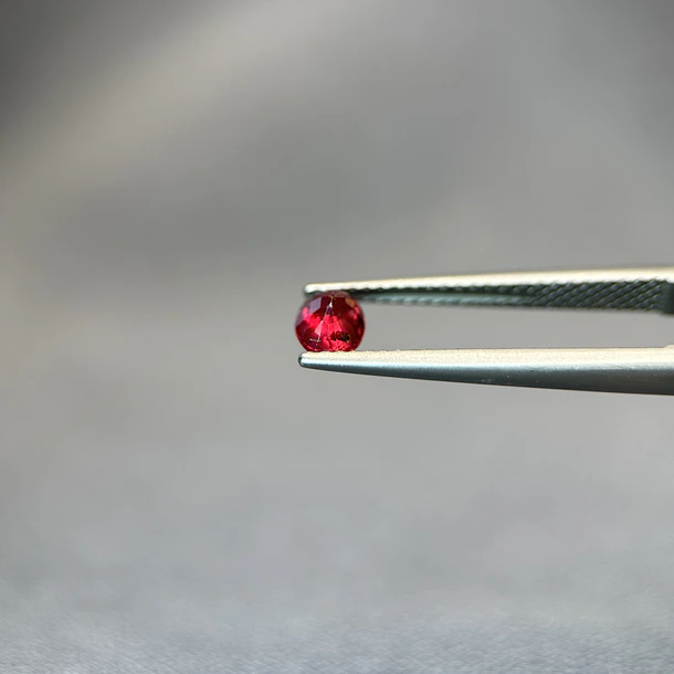 Rubí sangre de pichón-0.53ct-4.8x4x2.8mm 3