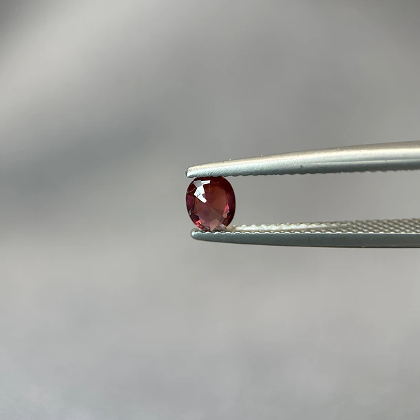 Rubí sangre de pichón-0.42ct-5.1x4x2mm 2
