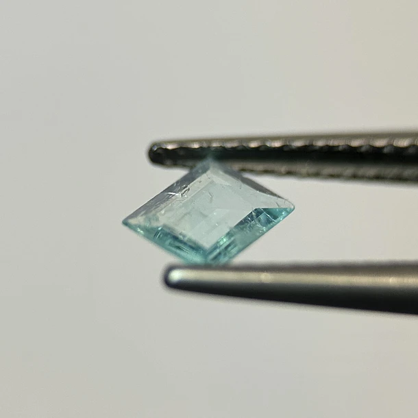 Turmalina paraíba-0.37ct-6.60x4.59x1.35mm 3