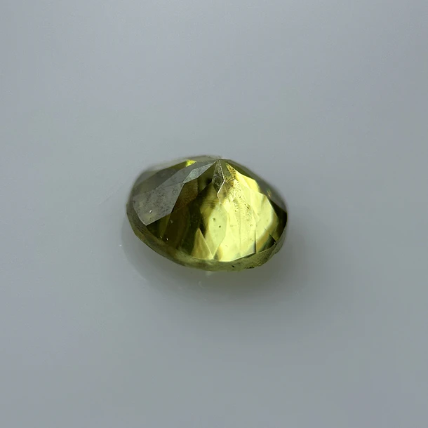 Esfeno-0.55ct-5.1x2.7mm 2